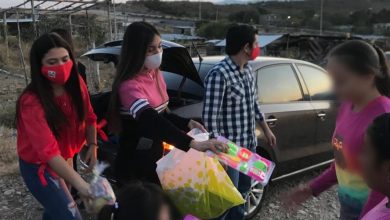 Photo of Cobijas, regalos y juegues  entrga PRI en Victoria