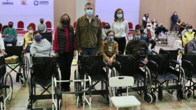 Photo of Entregan Chucho Nader y Aída Féres apoyos a Personas con Discapacidad