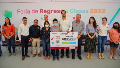 Photo of En Reynosa Alcalde reparte dinero para útiles escolares