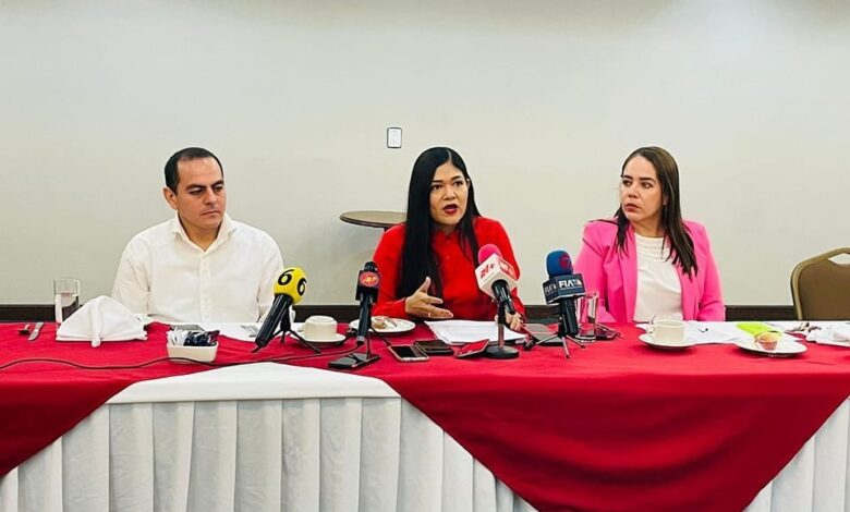 La Secretaria General del PRI y su representante legal exigen la destitución e inhabilitación de “Alito” Moreno