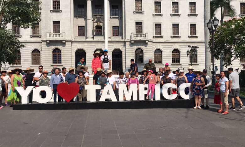 Miles de familias disfrutan el primer fin de Semana vacacional en Tampico y la Playa Miramar en Ciudad Madero