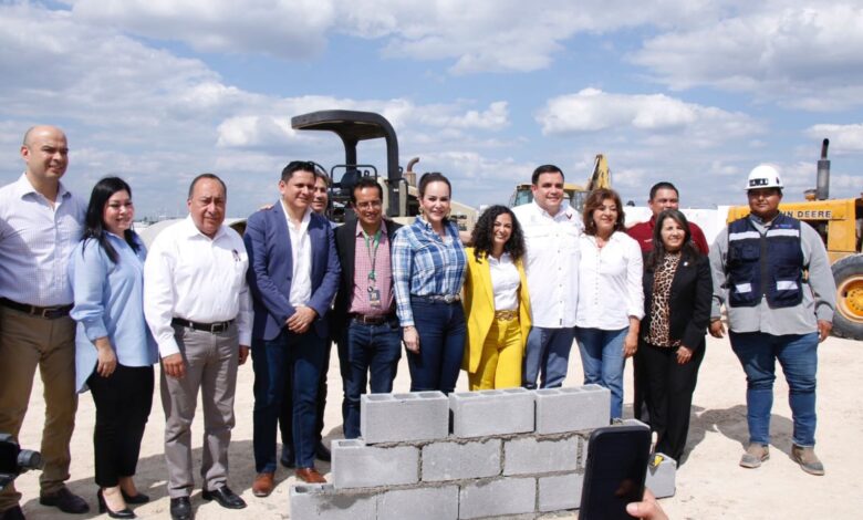 Colocan primera piedra de Bodega Aurrera en Paseo Monterrey en Nuevo Laredo, la primera de una serie de inversiones que aterrizarán en Tamaulipas