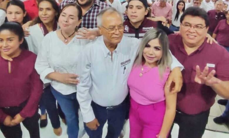 El regidor morenista señala que fue una falta de respeto que el funcionario estatal asistiera al evento partidista de Morena